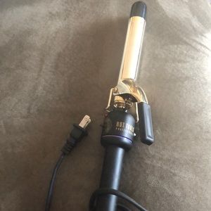 Hot tools 1’ curling iron. Heats up to 430•